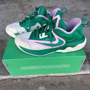 Nike Giannis Antetokounmpo Greek Freak Immortality 3 Basketball Shoes. Mens.